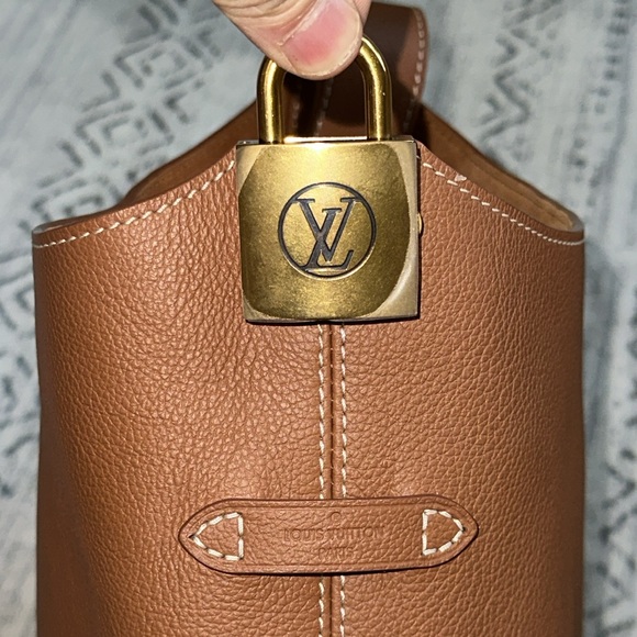 Louis Vuitton low key hobo PM - Picture 5 of 16